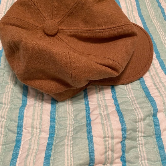 Women’s Hat - Picture 3 of 4